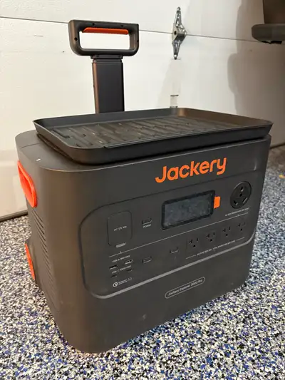 Jackery Solar 3000 generator with 30amp . New in a box from RV show.