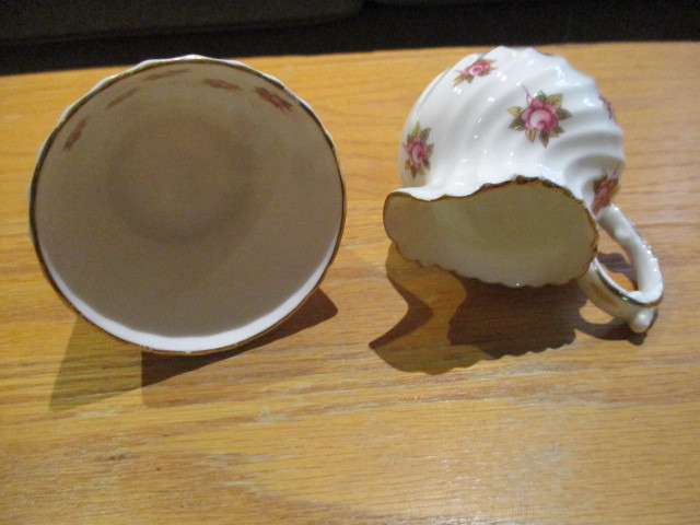 Aynsley Cream and Sugar in Other in Bedford - Image 3