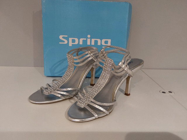 Silver sandals, size 37 (7) in Women's - Shoes in Oshawa / Durham Region