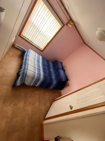2 bedrooms for rent in a 3 bedroom mini home.
