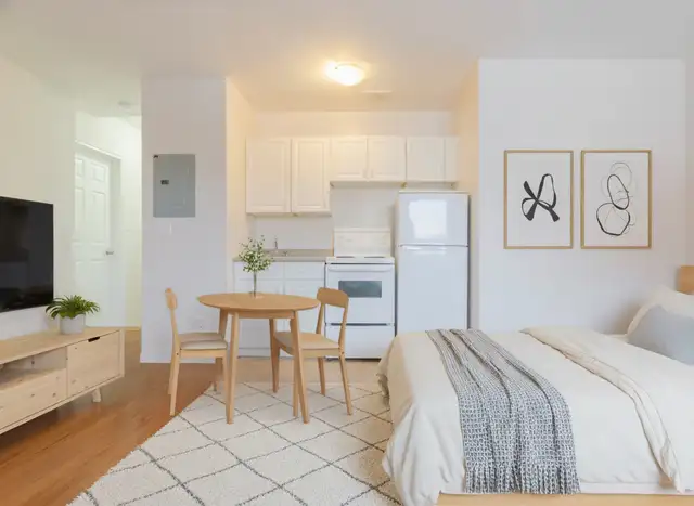 Modern Studio with Private Balcony – 236 Jogues St in Long Term Rentals in Sudbury - Image 3