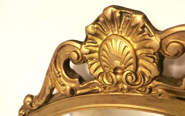 Vintage Italian Gilded Wood Oval Wall Mirror Ornate Rococo Shell in Home Décor & Accents in Markham / York Region - Image 9