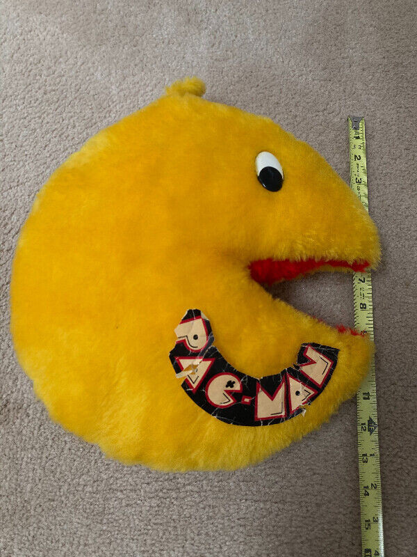 Vintage Pac-Man carnival plush 12” in Arts & Collectibles in Belleville
