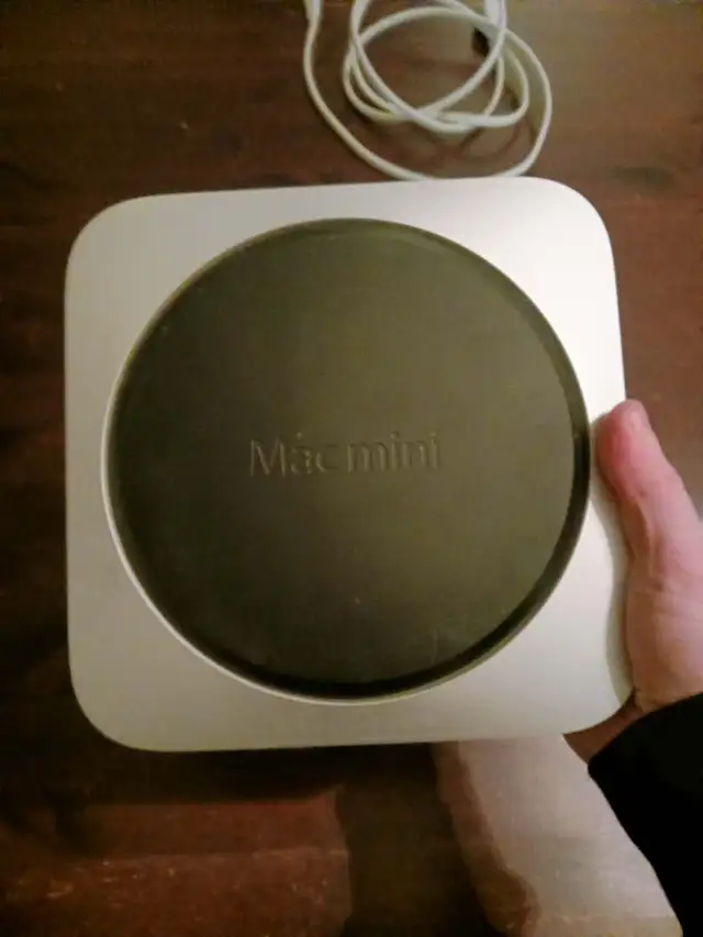 Mac Mini Late 2014 2.6 GHz i5 16GB RAM in Desktop Computers in City of Montréal - Image 6