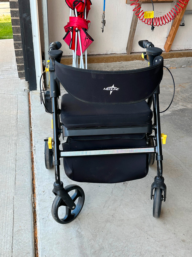 Walker like new in Health & Special Needs in Grande Prairie - Image 3