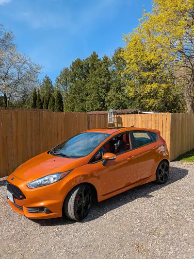 Nice car.... Bought straight from ford website custom colour wheels...sunroof .....gps..good tires b...