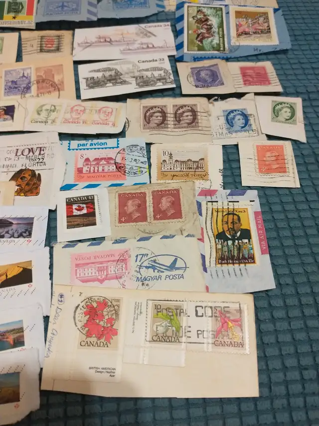 100 World stamps on paper, LOT #3 in Hobbies & Crafts in City of Toronto - Image 6