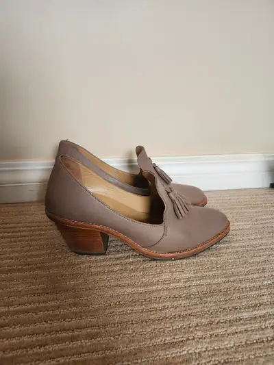 Poppy Barley Leather Tassel Loafers Heels – Size 9, View more