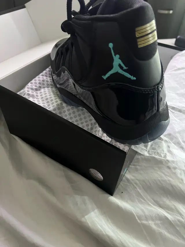 Jordan 11 Gammas 10.5 in Men's Shoes in City of Toronto - Image 5