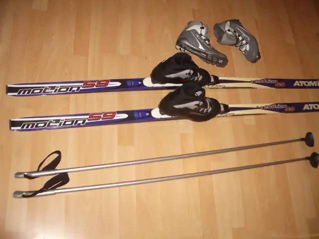 Set: ski de fond ATOMIC 177 cm ecaille +poles+ bottes 6-7-8-9 US in Ski in City of Montréal - Image 4
