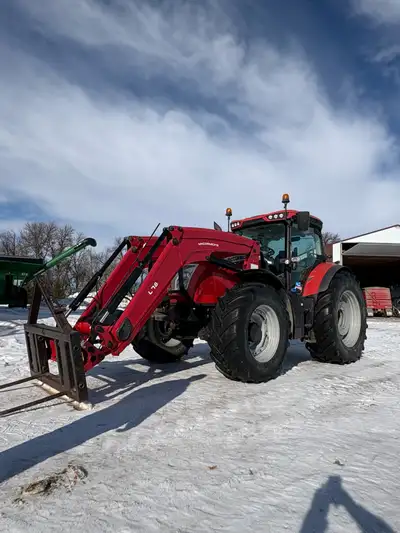 For sale 2018 McCormick X7.670 tractor with L78 Alo loader, electronic joystick, quick attach, Bucke...