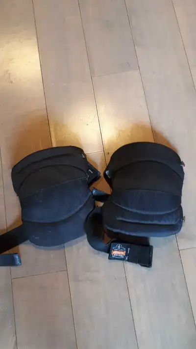 Knee pads work, View more