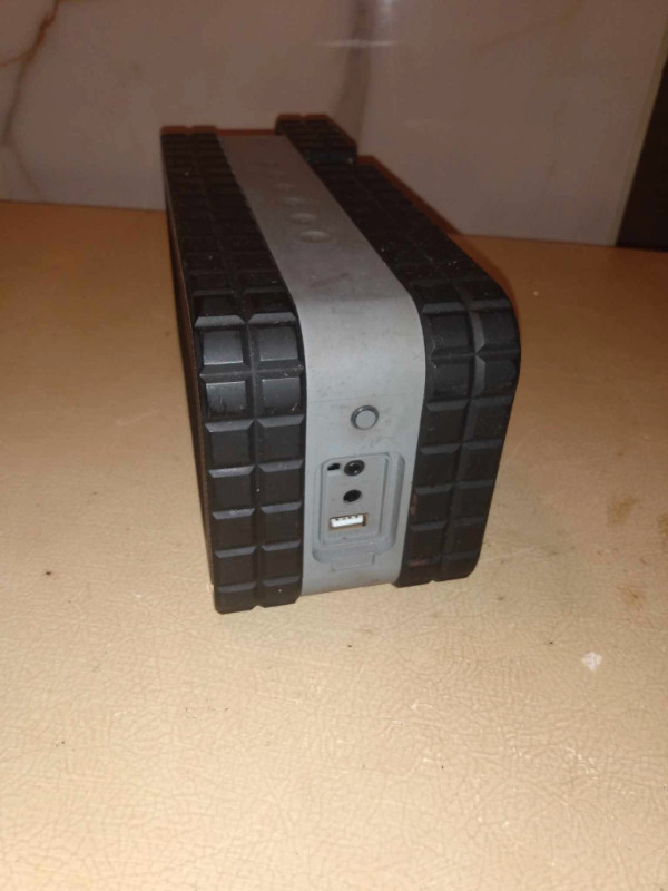 bluetooth speaker in General Electronics in Kingston - Image 2