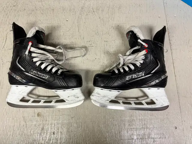 Patin Bauer Vapor X3.5, grandeur 3 in Hockey in Laval / North Shore - Image 3