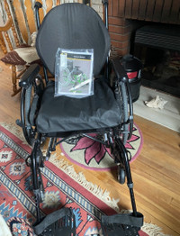 Adjustable wheelchair 