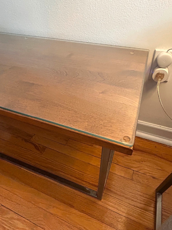 Walnut Coffee Table in Coffee Tables in City of Toronto - Image 2
