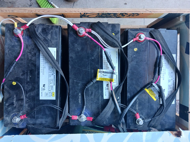 375 AH wired, deep cycle battery bank and charger in General Electronics in Thunder Bay - Image 3