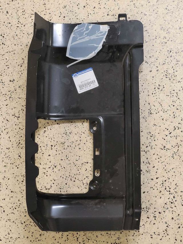 Tail lamp mounting panel part number 68302721AF -001 in Auto Body Parts in Windsor Region