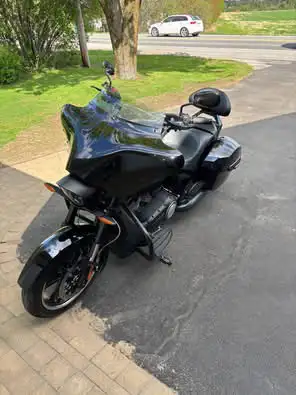 Victory cross roads 2014 avec seulement 32 000 km poignées allongées 10 " , cadran RPM et spydo cluc...