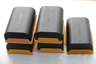 J'ai des batteries surplus Canon LP-E6 et LP-E6N pour appareil photo Canon 5D, 6D, 7D, 70D, 60D, 80D...