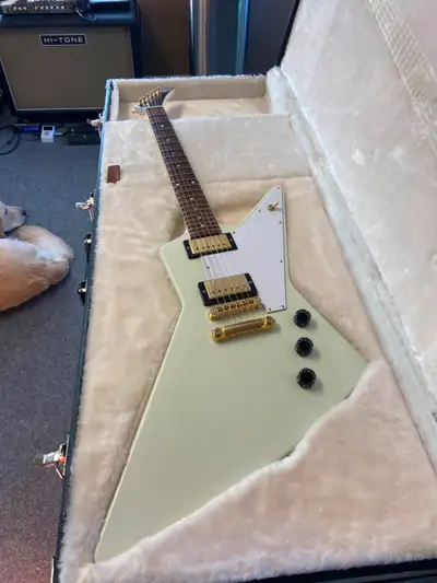 2012 Gibson Explorer, View more