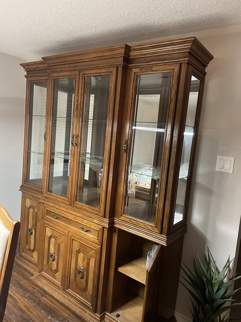 China / buffet and hutch Hutches & Display Barrie
