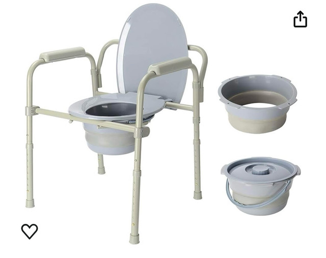 Commode for elderly for sale  dans Santé et besoins spéciaux  à Ville de Montréal