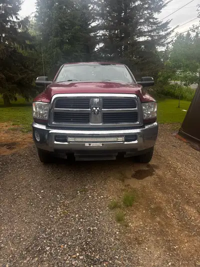 2012 dodge ram 3500 cummins completely stock, nothing done exhaust wise. 267,000km clean title under...