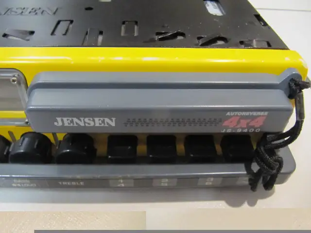 Vintage Rare Jensen JS-9400 4x4 All Terrain Car Stereo Cir 1992 in Arts & Collectibles in Mississauga / Peel Region - Image 11
