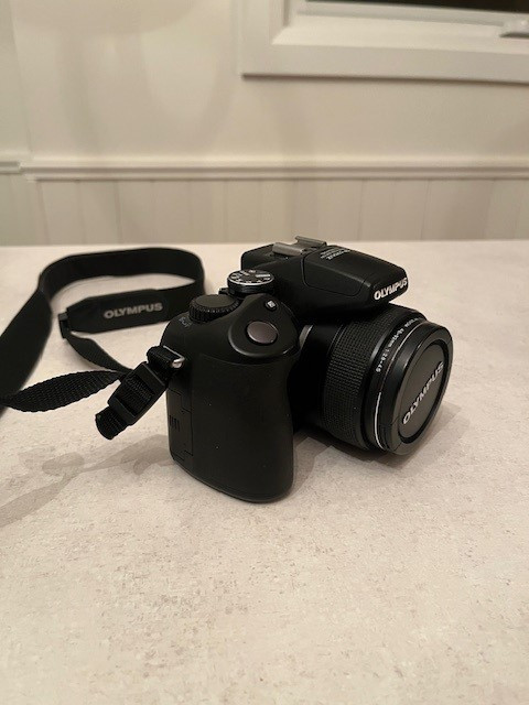 Olympus SP-570UZ Digital Camera in Cameras & Camcorders in Mississauga / Peel Region - Image 4