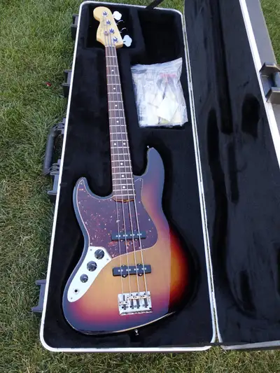 Fender Jazz Bass 2008 - Left Handed, View more