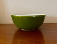 Large Vintage Pyrex 404 Verde Avocado Green Mixing Bowl