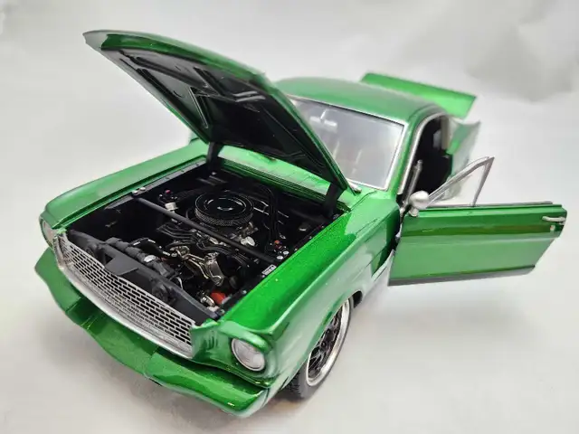 1965 Shelby GT350R Green Hornet Ford Mustang 1:18 Diecast ACME in Arts & Collectibles in Kawartha Lakes - Image 6
