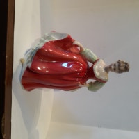 Royal Doulton Figurine Fair Lady HN 2832