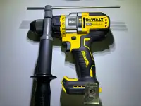 GUC - Dewalt DCD999 hammer drill