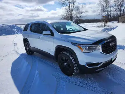 2017 acadia sle. 2.5l 4cyl auto. Has cruise tilt pw pdl cammand start android auto/apple car play, B...