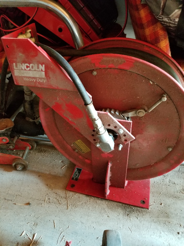 Lincoln Heavy Duty Auto shop Oil reel, hose oil meter pump in Other in Winnipeg - Image 3