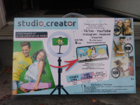 Studio Creator Video Maker Kit 8'' Tripod LED & Green Screen
