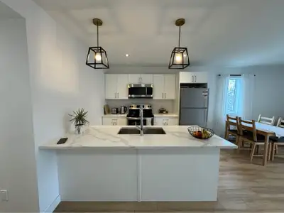 This living space is bright, beautiful, large, luxurious, and pet friendly located in the neighbourh...