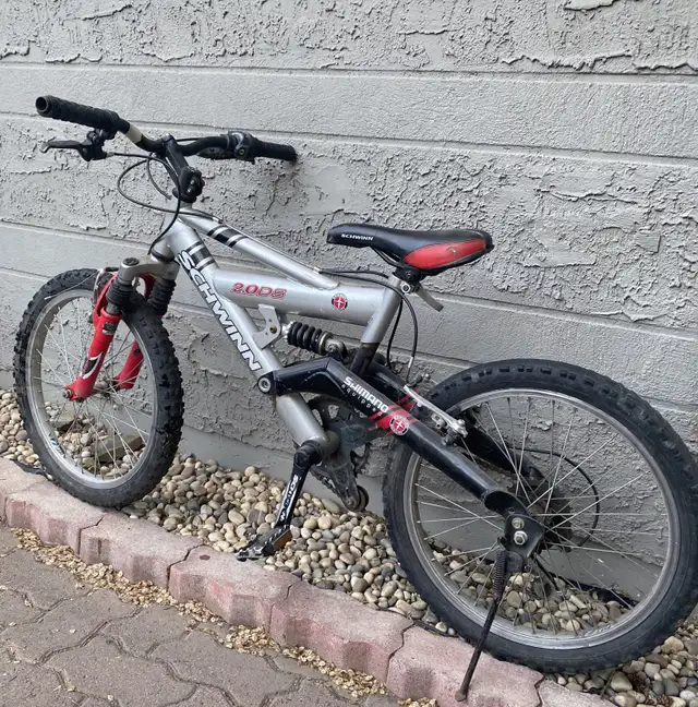 Boys Bike in Kids in Edmonton - Image 2