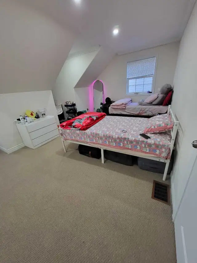 Shared Room on upper level , Peterborough in Room Rentals & Roommates in Peterborough - Image 3