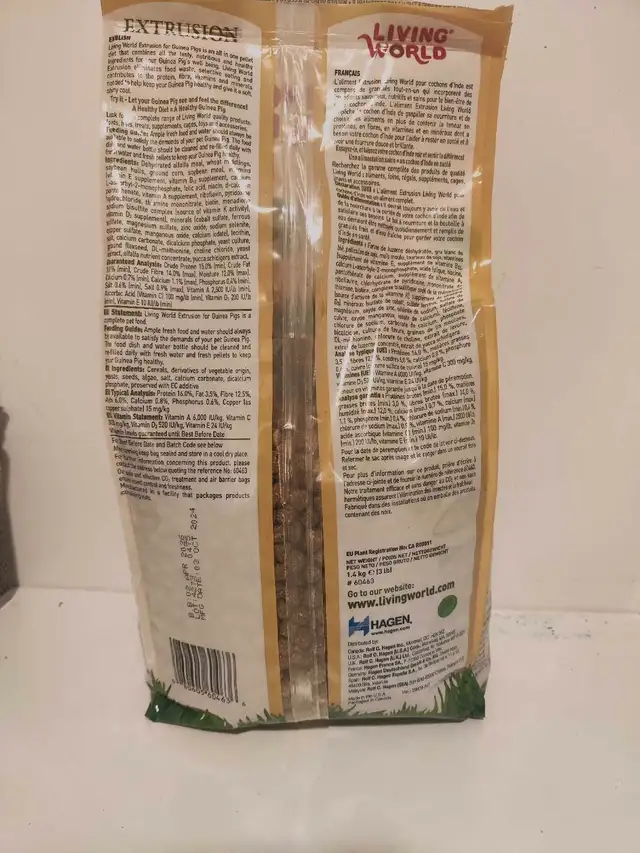 Living world guinea pig food pellets in Other in Oakville / Halton Region - Image 3