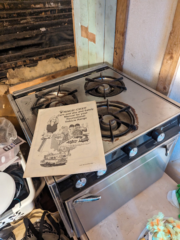 Propane Stove in Stoves, Ovens & Ranges in Sault Ste. Marie - Image 3