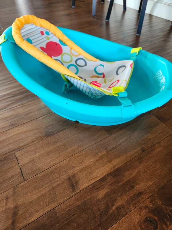 Fisher Price Baby Bath Tub in Bathing & Changing in Regina - Image 2