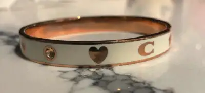 (JJD-166) New White Coach   Bracelet, View more