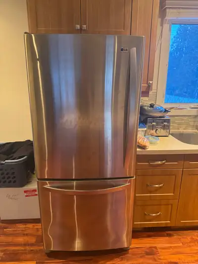 LG 30” Stainless fridge , View more