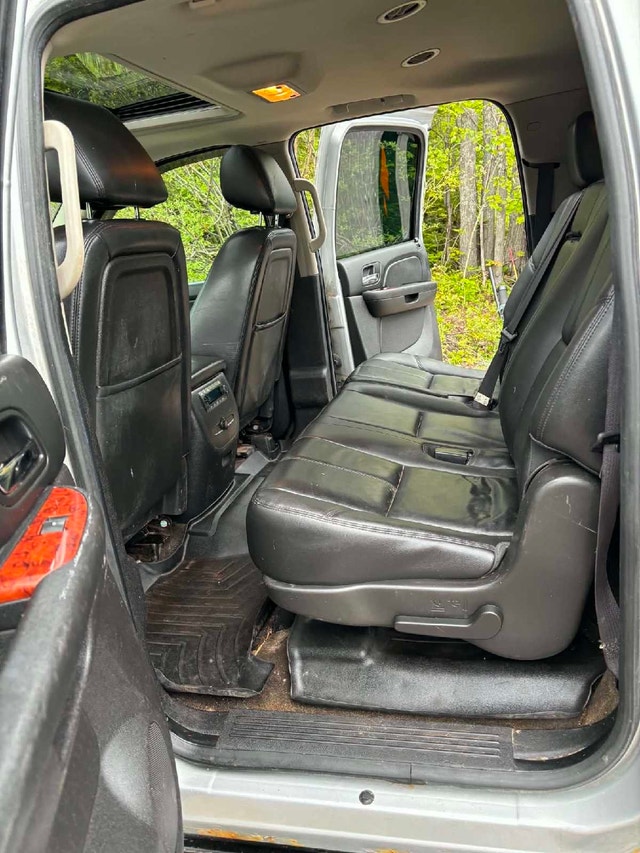 Yukon XL 2014 SLT — photo 4