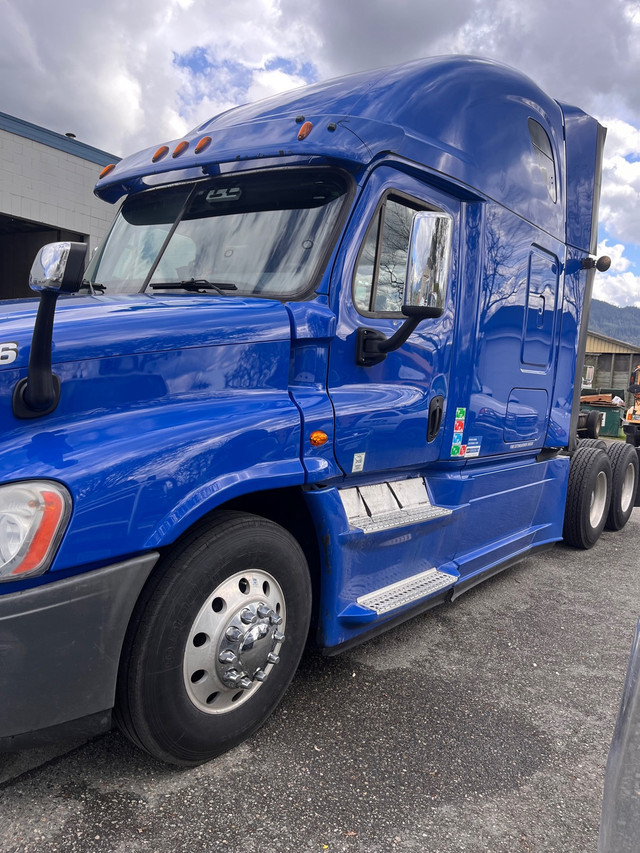Freightliner Cascadia in Cars & Trucks in Mission