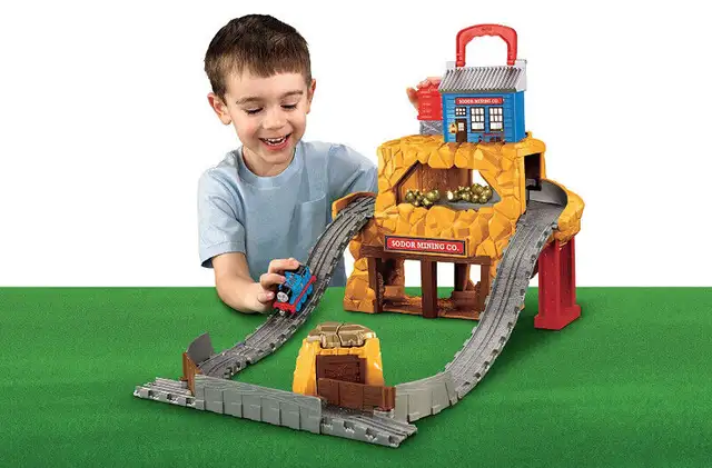 THOMAS FRIENDS L'AVENTURE DE LA MINE D'OR TAKE N PLAY TRAIN NEUF in Toys & Games in Longueuil / South Shore - Image 3
