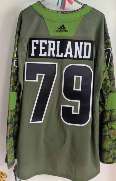 Mens size 54 (XL) Flames official camo Ferland jersey -brand new, View more